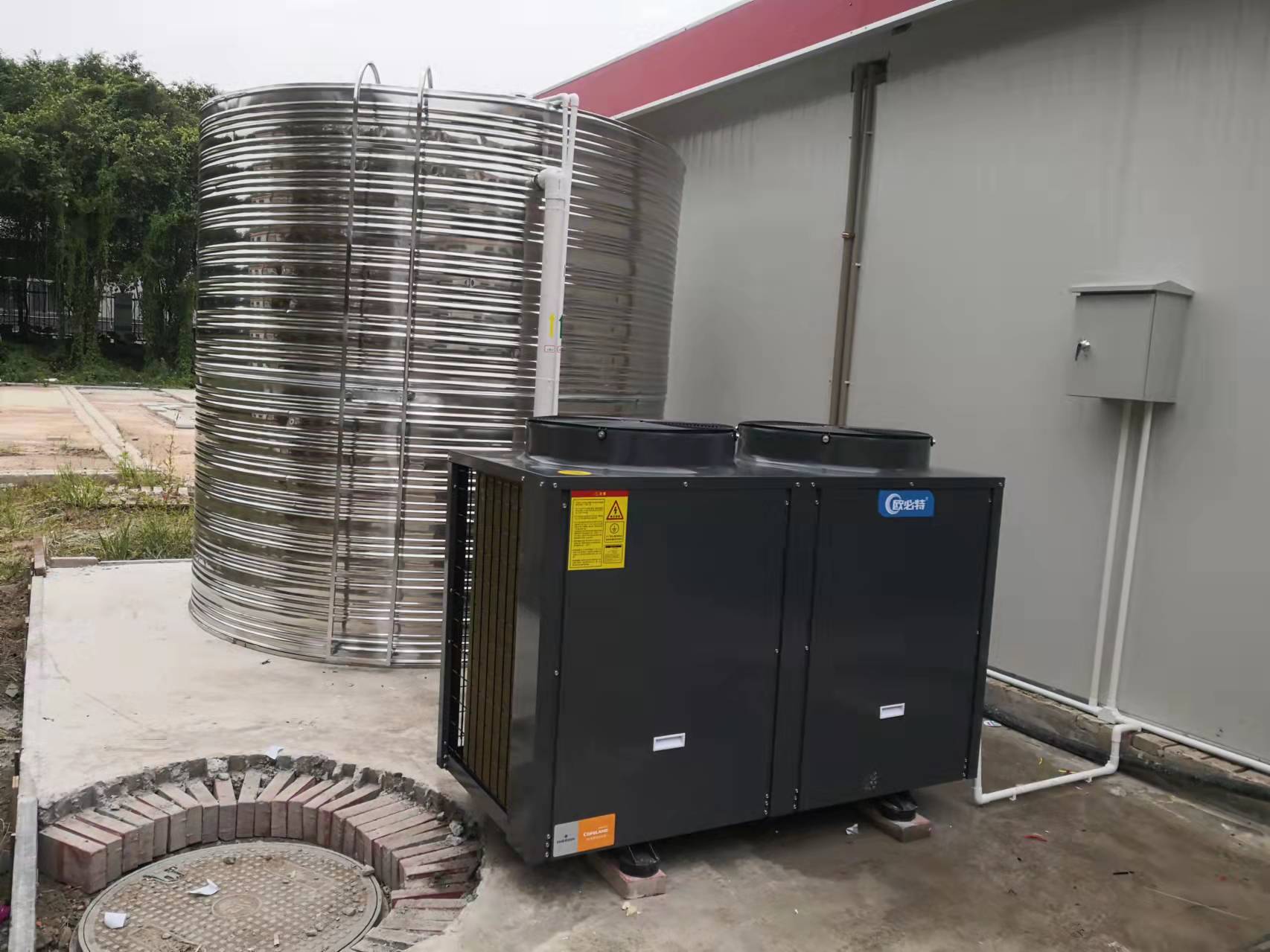 中国铁建广州南沙工地10匹10吨空气能热水工程